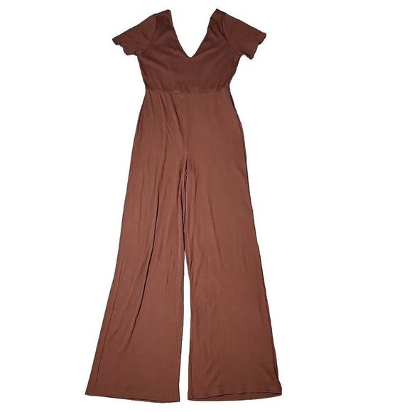 Urban outfitters deep v brown ribbed short sleeve flare leg jumpsuit - Picture 1 of 8